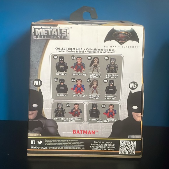 Metals Die Cast DC Superman and Batman figurines (selling as a set). - Picture 2 of 2